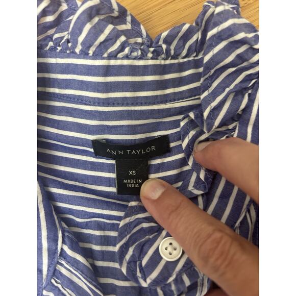 Ann Taylor Blouse Bundle -Striped Sleeveless & Blue Long Sleeve Preppy Chic XS - Picture 2 of 9
